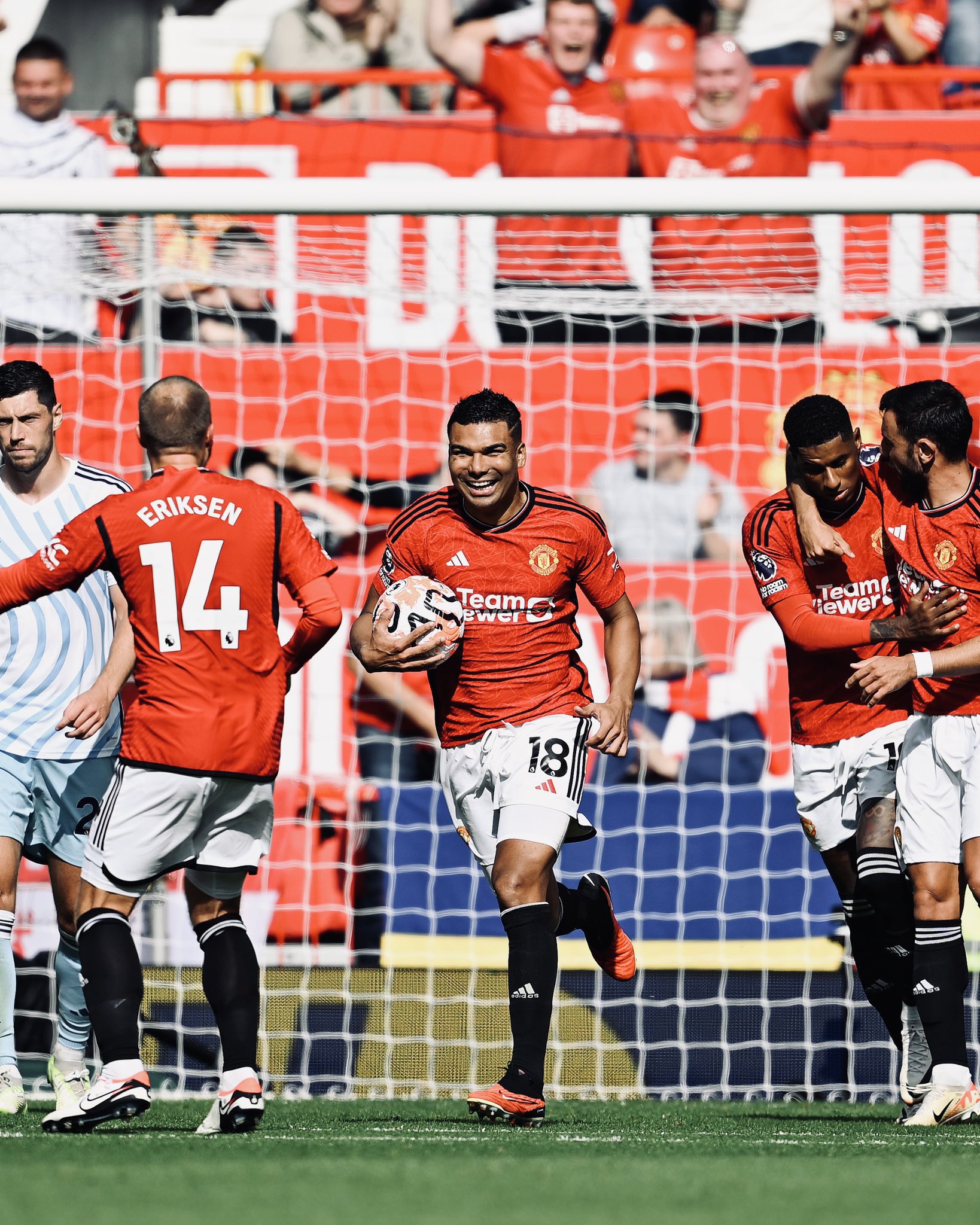 Manchester United 3 - 2 Nottingham Forest